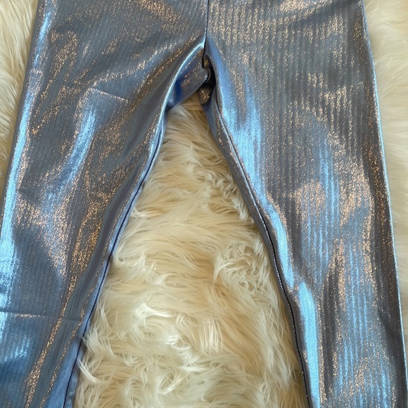 Converse Kids All Over Print Foil High-Rise Leggings in blue, size M (10-12 yrs) - Picture 4 of 6